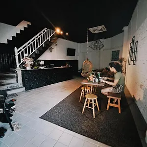 111 Hutton Lane Hostel George Town